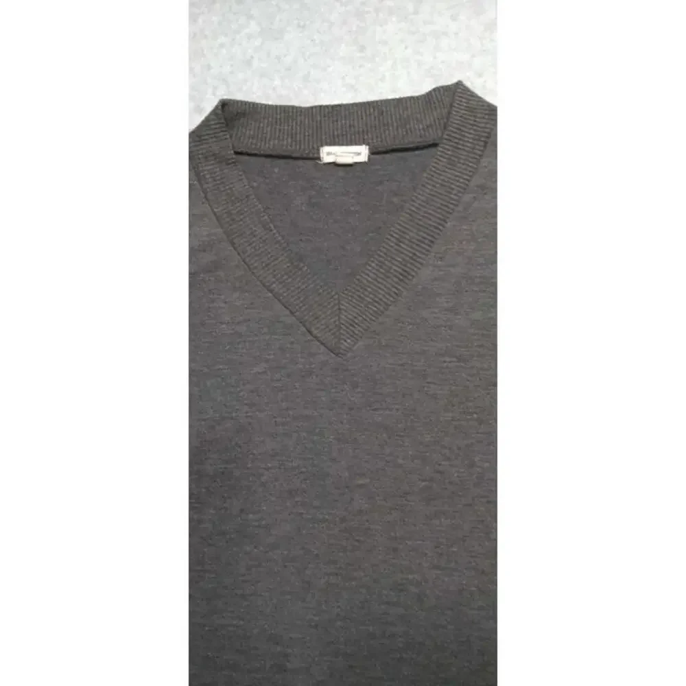 Zenana Outfitters Short Sleeve Blouse Womens Size Small  Grey VNeck Scrunch Fit - Picture 3 of 10